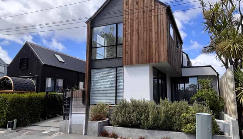 1/10 Hurley St, Christchurch Central
