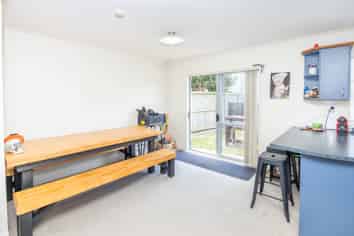 6 Tupe Lane, Huntington