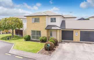 6 Tupe Lane, Huntington