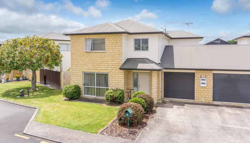 6 Tupe Lane, Huntington