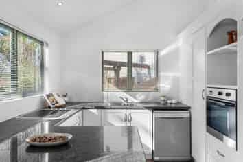 12C Silverton Avenue, Waiotaiki Bay