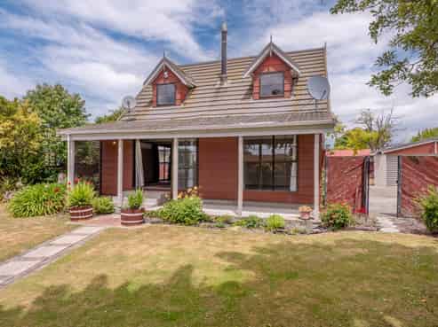 60 Solomon Avenue, Redwood