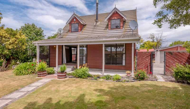 60 Solomon Ave, Redwood