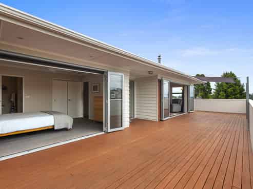 140 Bellevue Road, Brookfield