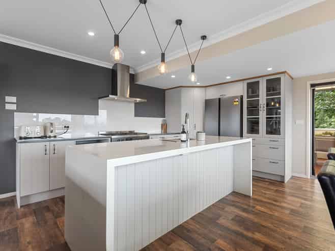 140 Bellevue Road, Brookfield