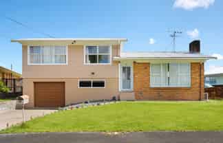 24 Larnach Street, Saint Andrews