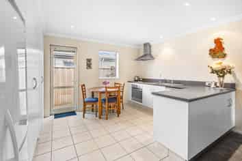 5/4 Reid Avenue, Mosgiel