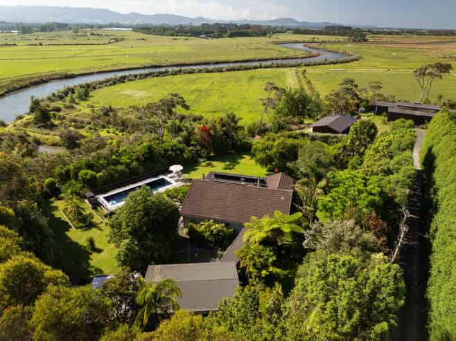 24A  Banks Drive, Aongatete