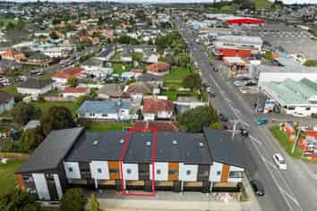 4/127 Stoddard Road, Mount Roskill