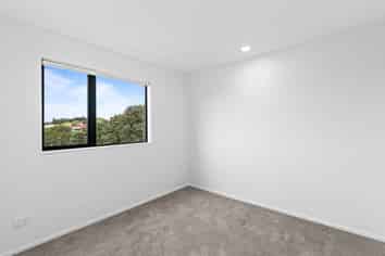 4/127 Stoddard Road, Mount Roskill