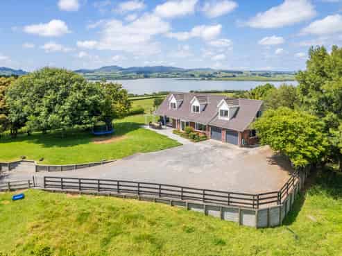 255 Hetherington Road, Huntly