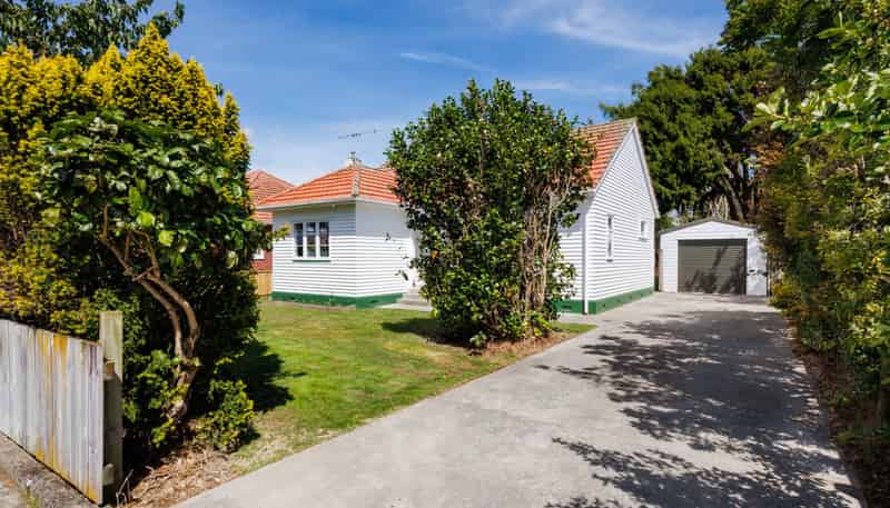 258 College Street, West End