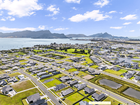 15 Taurangawaka Road, One Tree Point