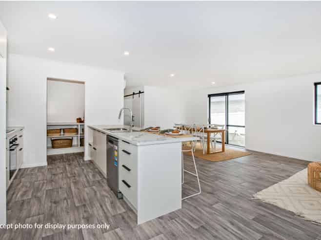 15 Taurangawaka Road, One Tree Point