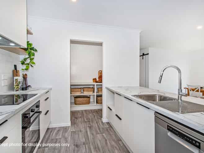 15 Taurangawaka Road, One Tree Point