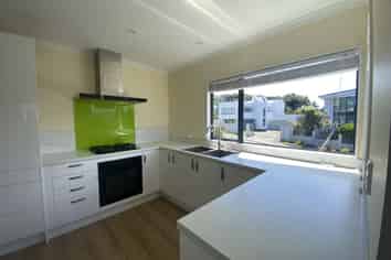 6 Bury Grove, Strathmore Park