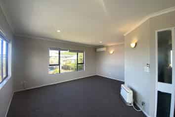 6 Bury Grove, Strathmore Park