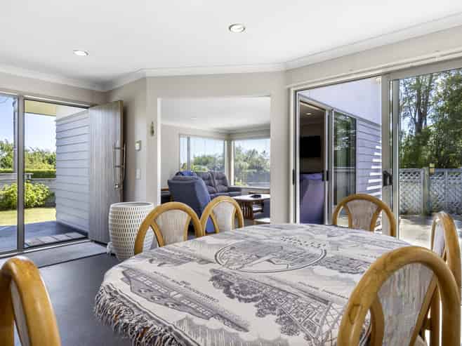 2/30 Ingle Avenue, Waipahihi