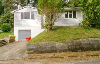 8 Thomson Grove, Stokes Valley