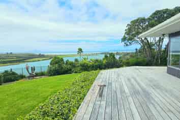 215 Cove Road, Waipu