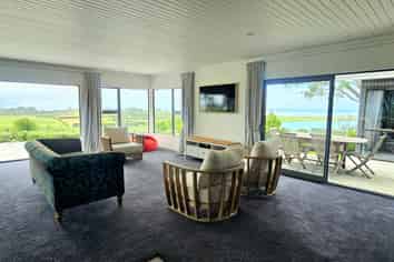 215 Cove Road, Waipu