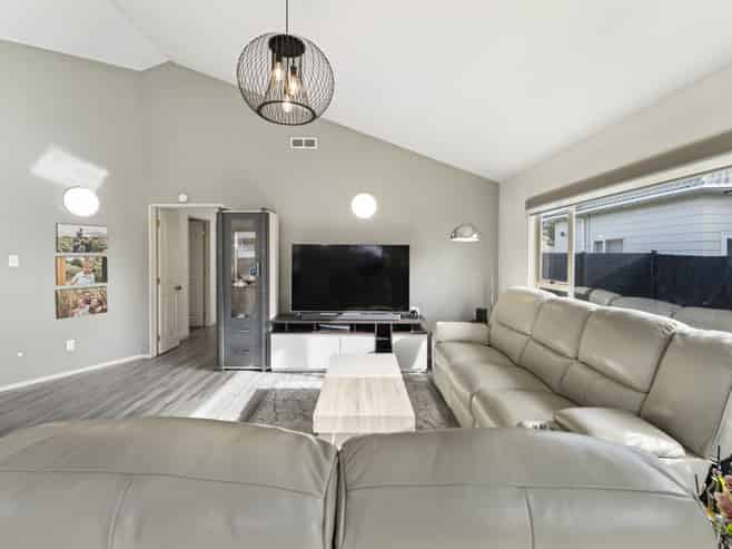 75 Kamara Road, Glen Eden