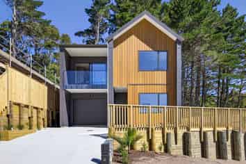 244E West Hoe Heights, Orewa