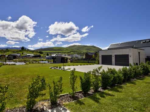 18 and 20 Woolshed Road, Jacks Point