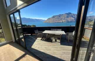 92 Wynyard Crescent , Fernhill/Sunshine Bay