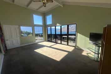 92 Wynyard Crescent , Fernhill/Sunshine Bay