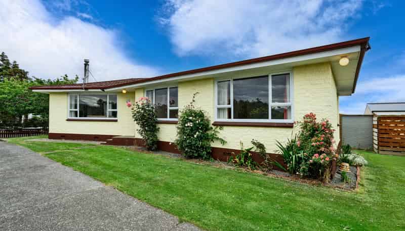 62 Lothian Crescent, Strathern