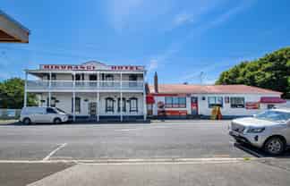 ICONIC HIKURANGI HOTEL
