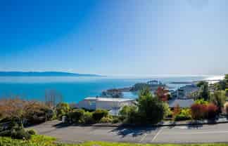 52 The Cliffs, Britannia Heights