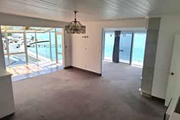 OFFICE SUITE WITH PANORAMIC VIEWS