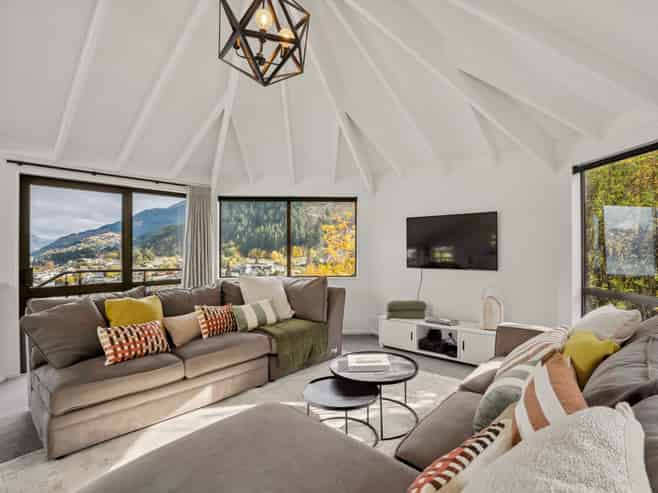 13 Malaghan Street, Queenstown