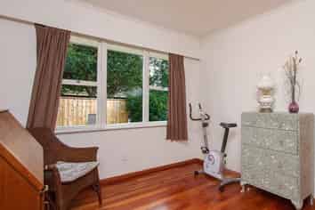 7/17 Kings Road, Panmure