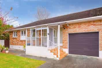 7/17 Kings Road, Panmure