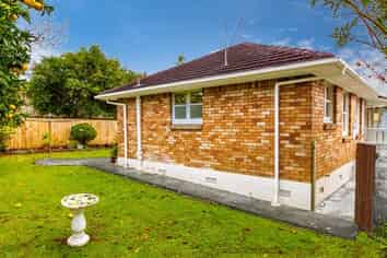 7/17 Kings Road, Panmure
