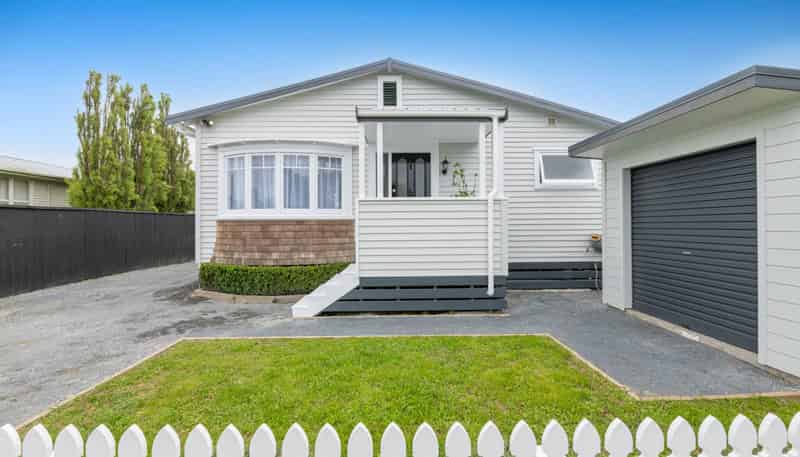 49a Parakai Avenue, Helensville