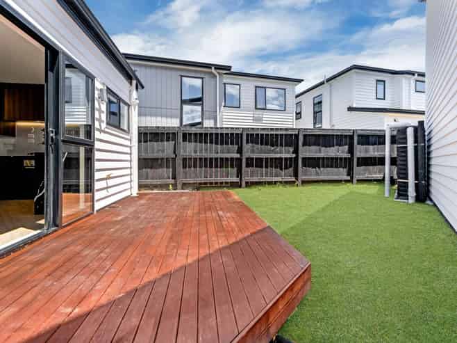 73D Thompson Terrace, Manurewa