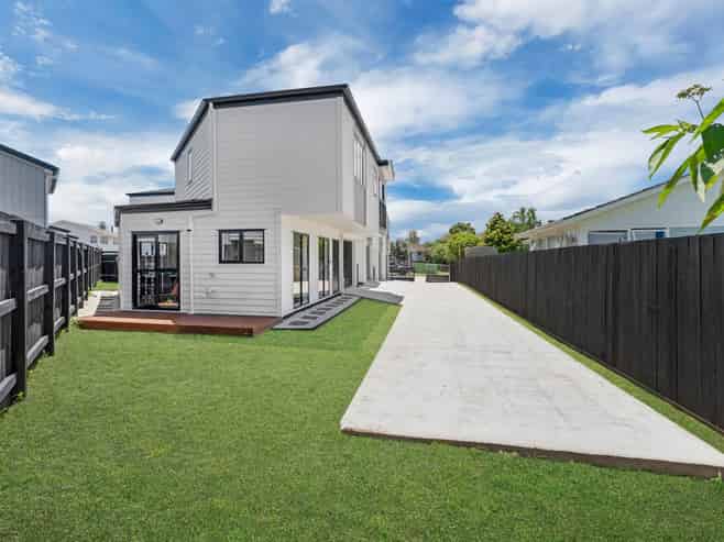 73D Thompson Terrace, Manurewa