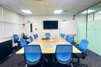 MODERN ST LUKES OFFICE
