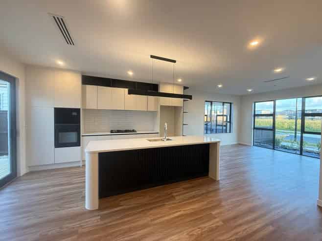 11 Pupu Crescent, Karaka