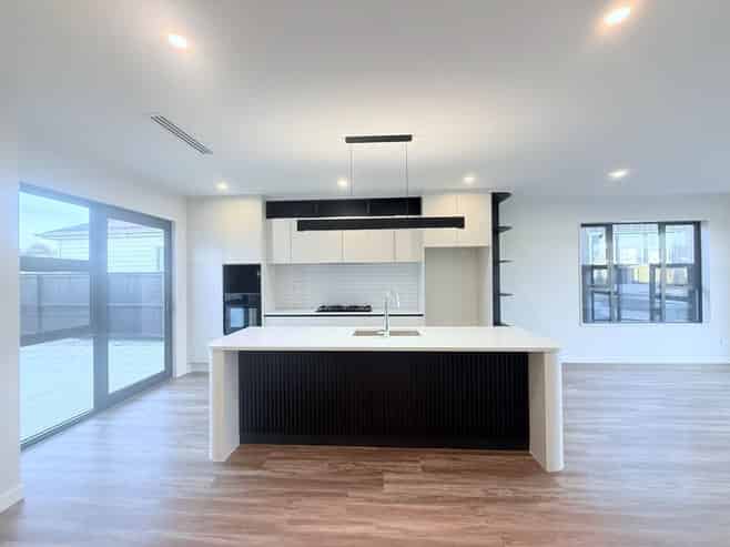 11 Pupu Crescent, Karaka