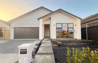 11 Pupu Crescent, Karaka