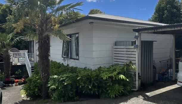 13a Wakelin Road, Mangere East