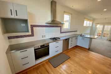 22 Selkirk Street , Roslyn