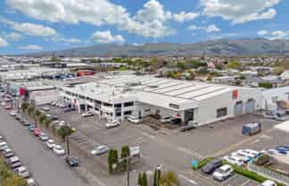 Expansive City Fringe Office with Parking