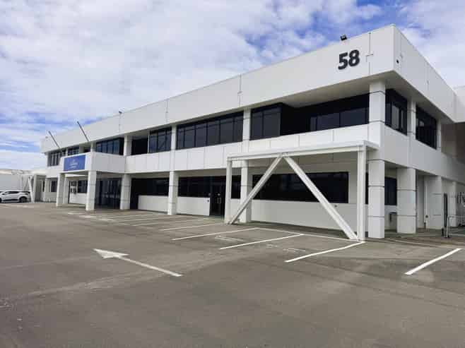 Expansive City Fringe Office with Parking