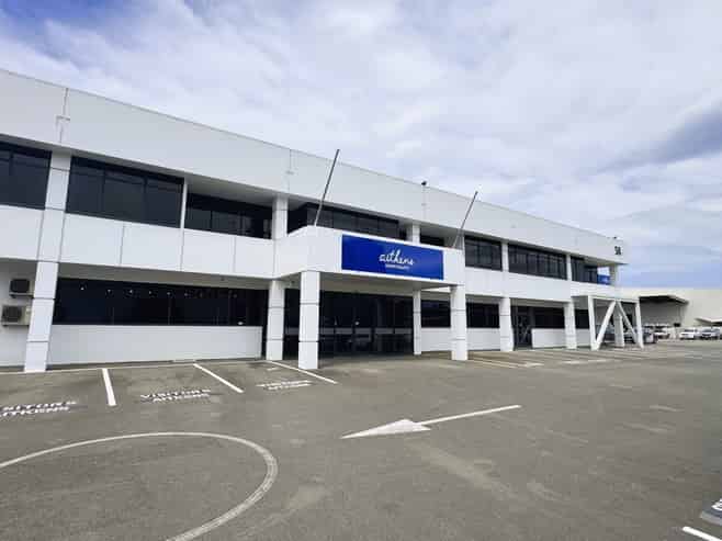 Expansive City Fringe Office with Parking